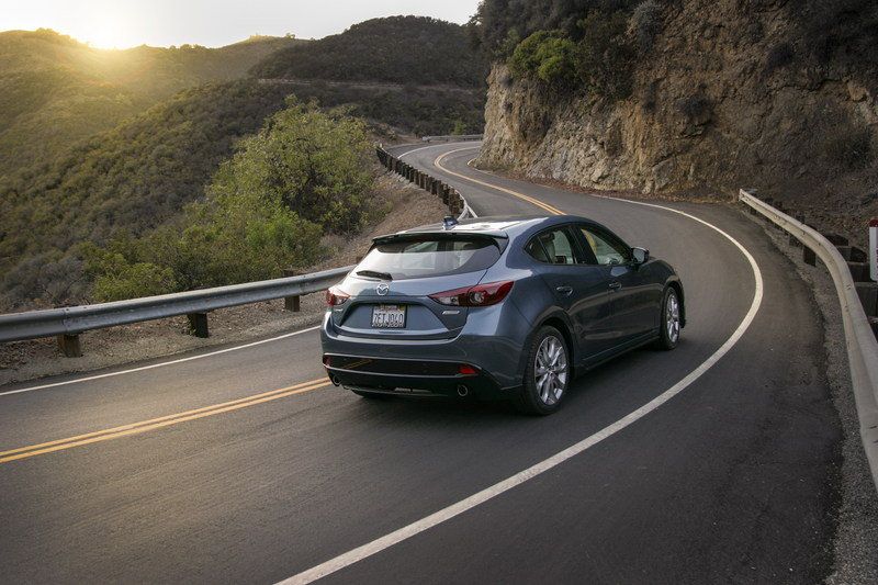 2016 mazda3 i grand touring manual sedan