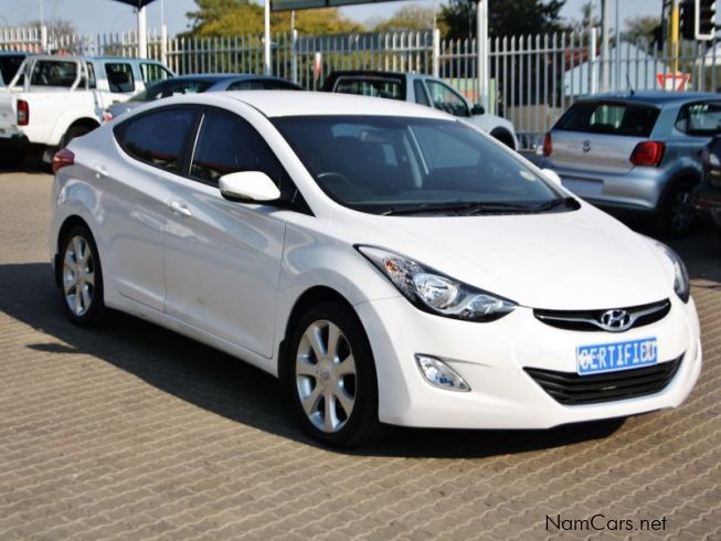 is there any hyundai elantra gls with manual gearbox